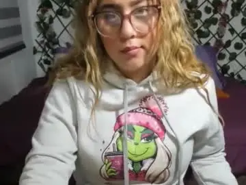 Chaturbate Live Sex Cam of antonella4you