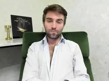 Chaturbate Live Sex Cam of mikhaaaeel