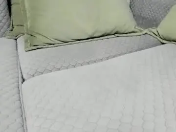 Chaturbate Live Sex Cam of mikhaaaeel