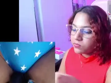 Chaturbate Live Sex Cam of petitesofia_