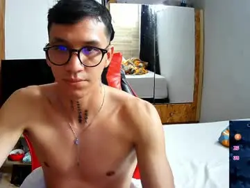 Chaturbate Live Sex Cam of gyo_____