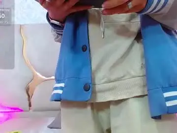 Chaturbate Live Sex Cam of axel_tay1