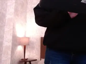 Chaturbate Live Sex Cam of ava_raye