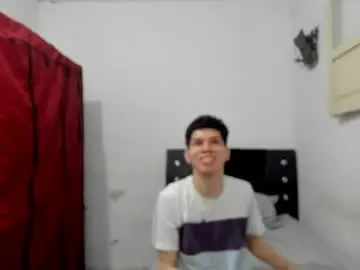 Chaturbate Live Sex of andrew_2811
