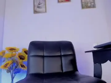 Chaturbate Live Sex Cam of xara_bliz