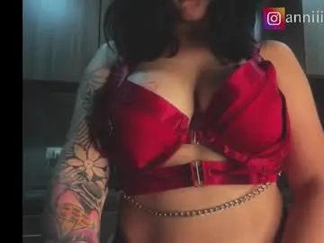 Chaturbate Live Sex Cam of annie_snow_