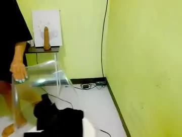 Chaturbate Live Sex Cam of habalera69xxx