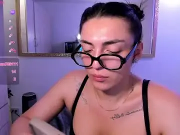 Chaturbate Live Sex Cam of _ericavanderhill_