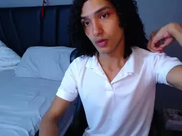 Chaturbate Free Live Porn of tayronx33