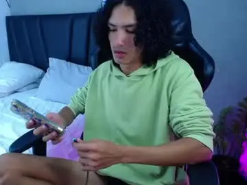 Chaturbate Private Sex Chat of tayronx33