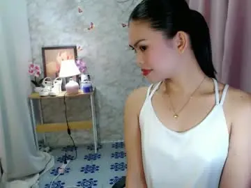 Chaturbate Free Porn Cam of yourlovelytranspinay