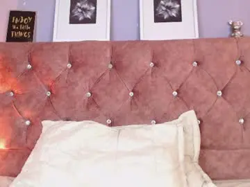 Chaturbate Watch Live Sex Cams of nikibrice