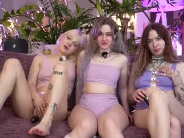 Chaturbate Live Sex Cam of sunnyfia