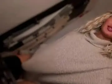 Chaturbate Sex Chat of transnextdoor_