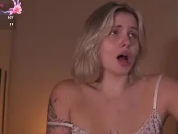 Chaturbate Sex Cam of lunea_evienne_