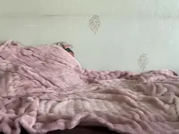 Chaturbate Live Porn of thepyngwieee