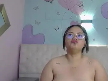 Chaturbate Live Sex Cam of yumiviolet