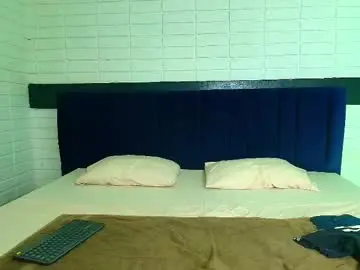 Chaturbate Live Sex Cam of snowyx_