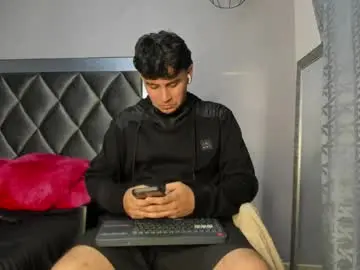Chaturbate Free Porn Cam of valetino_stonee