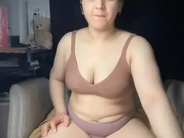 Chaturbate Best live sex cam show of ema_lov3