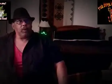 Chaturbate Live Sex Cam of dirtyoman2ya