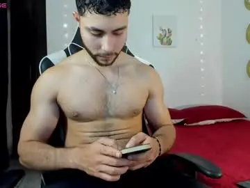 Chaturbate Live Sex Cam of bryan_oficials