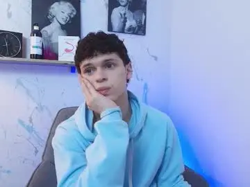 Chaturbate Live Sex Cam of mykelcano