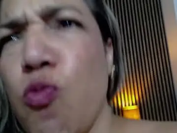 Chaturbate Live Sex Cam of marie_hss