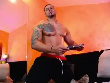 Chaturbate Sex Cam of massimowalton2