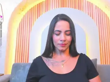 Chaturbate Live Sex Cam of violeet_scottt