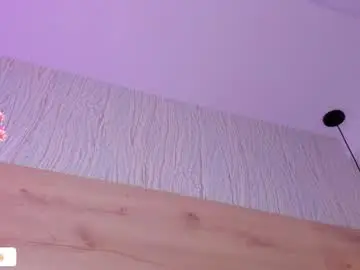 Chaturbate Live Sex Cam of bella_luvs