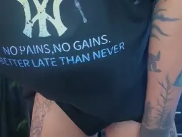 Chaturbate Live Sex Cam of kimberlygati2