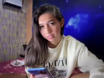 Chaturbate Live Sex Cam of camillaslutttx