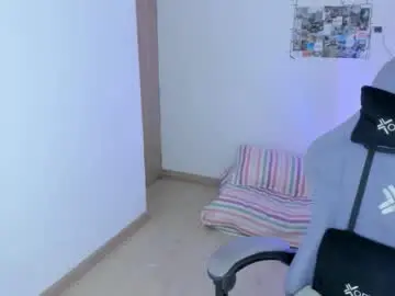 Chaturbate Live Sex Cam of juli_santos_22