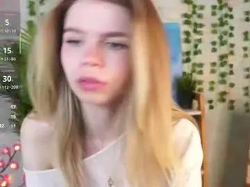 Chaturbate Live Sex Cam of shelleyborom