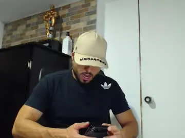 Chaturbate Best live sex cam show of walter_brownn01