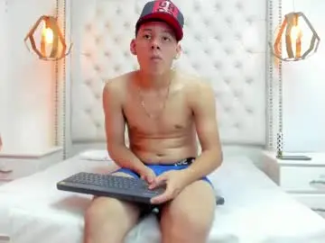 Chaturbate Live Sex of carl_west2