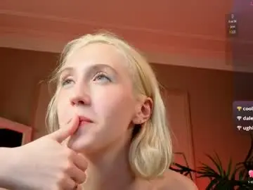 Chaturbate Adult Video Chat of elen__moore