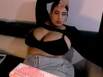 Chaturbate Nude Webcam of emmacamille2