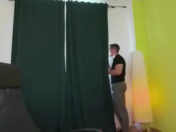 Chaturbate Live Porn of mrgreeneyes01