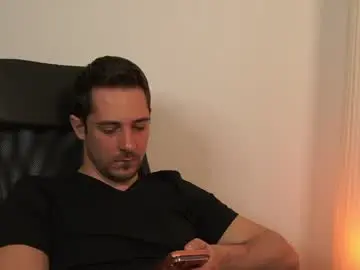 Chaturbate Live Sex Cam of mrgreeneyes01