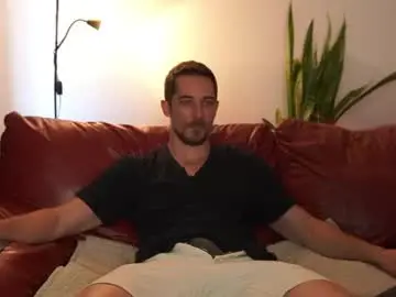 Chaturbate Live Porn of mrgreeneyes01