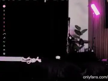 Chaturbate Sex Chat of camilaramirez_