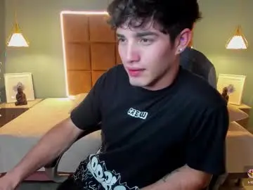 Chaturbate Live Porn of alejootwink