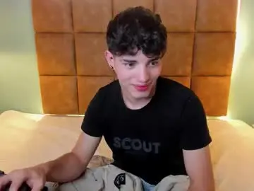 Chaturbate Free Porn Cam of alejootwink