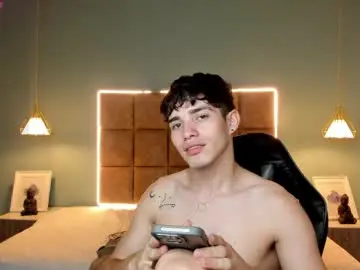 Chaturbate Adult Webcams of alejootwink