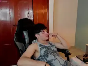 Chaturbate Free Porn Cam of alejootwink