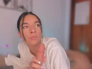 Chaturbate Sex Cam of aylinnzambrano_