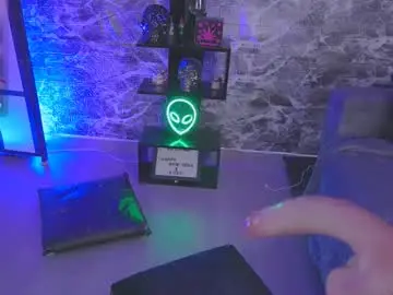 Chaturbate Free Porn Cam of darkly_waxx