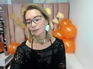 Chaturbate Best live sex cam show of issa_milf__